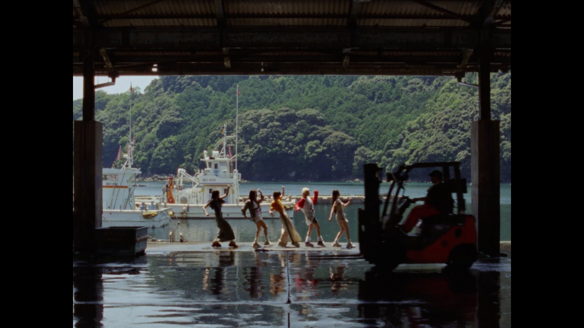 i-dle 'どうしよっかな (Where Do We Go)' M/V